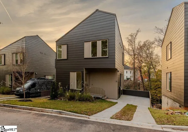 Photo 1 of Single family home for sale at 11 Mount Zion Ave, Greenville, SC 29607 | MLS# 1604097 | Listing updated on 2026-09-17
