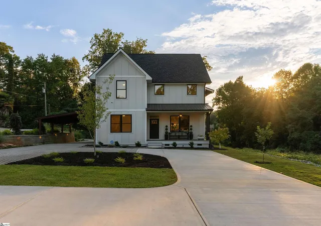 Photo 2 of Single family home for sale at 170 Keith Dr, Greenville, SC 29607 | MLS# 1587900 | Listing updated on 2026-09-11
