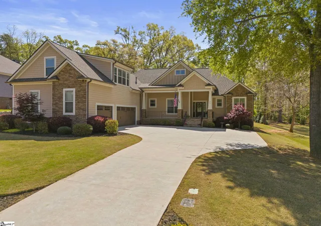 Photo 3 of Single family home for sale at 25 Firelight Ln, Easley, SC 29642 | MLS# 1599265 | Listing updated on 2026-09-11