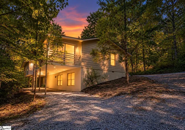 Photo 1 of Single family home for sale at 215 Hearthstone Ridge Rd Rd, Landrum, SC 29356 | MLS# 1602354 | Listing updated on 2026-10-06