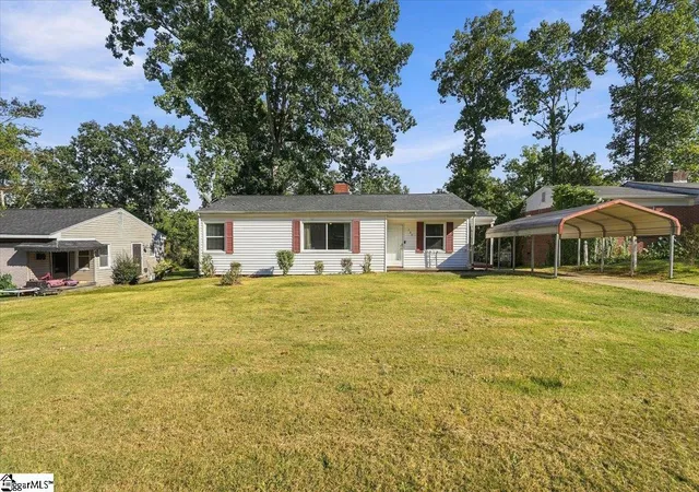 Photo 2 of Single family home for sale at 130 Overbrook Ct, Spartanburg, SC 29306 | MLS# 1605694 | Listing updated on 2026-10-04
