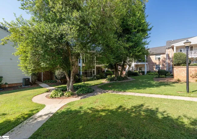 Listing Photo 2 - Condo for sale in building located at 925 Cleveland St, Greenville, SC 29601 - Unit #124