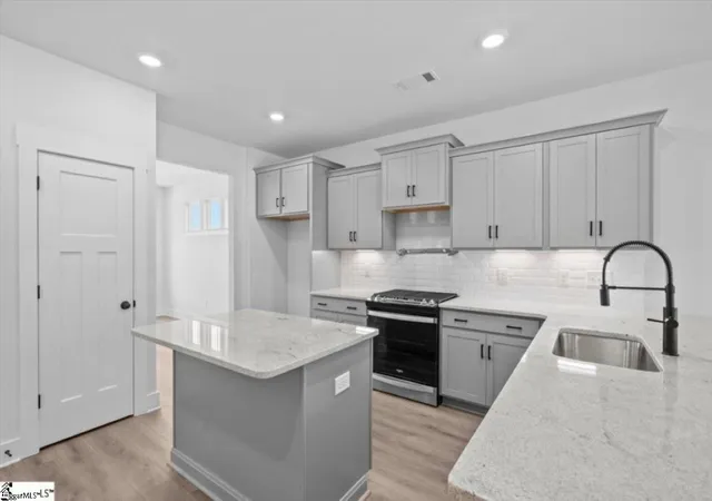 Photo 4 of Single family home for sale at 563 Ml Park Way, Spartanburg, SC 29307 | MLS# 1606375 | Listing updated on 2026-10-12