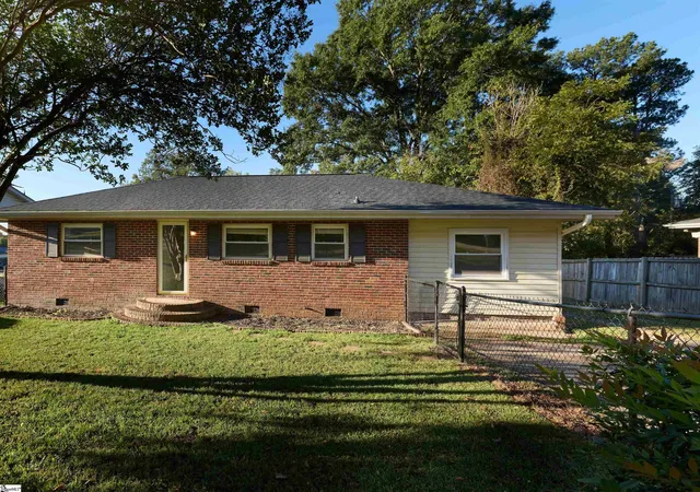 Photo 1 of Single family home for sale at 112 Lynn St, Greer, SC 29651 | MLS# 1606057 | Listing updated on 2026-10-10