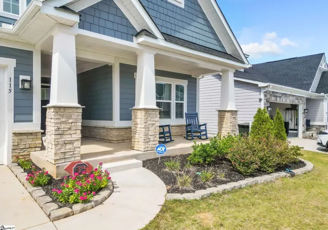 Photo 3 of Single family home for sale at 115 Dunroyal Rd, Fountain Inn, SC 29644 | MLS# 1605636 | Listing updated on 2026-10-14