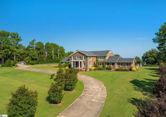 Photo 4 of Single family home for sale at 603 Pelham Rd, Greenville, SC 29615 | MLS# 1603184 | Listing updated on 2026-09-13