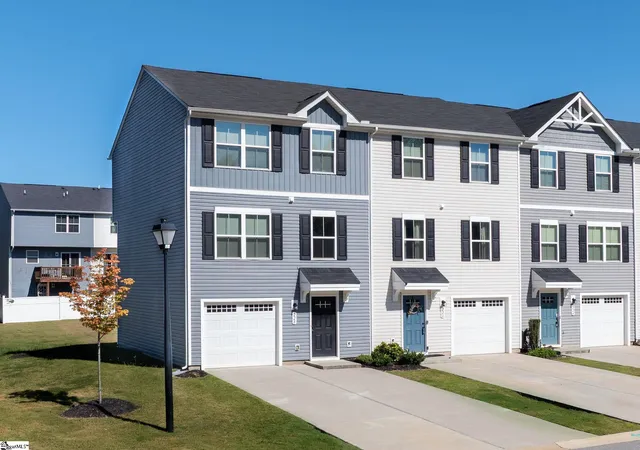 Photo 2 of Townhouse for sale at 228 Maple Frg Trl, Greenville, SC 29617 | MLS# 1603643 | Listing updated on 2026-09-11