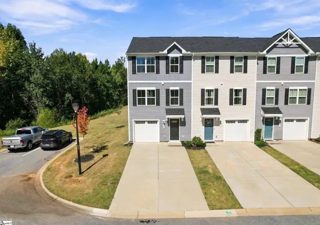 Photo 3 of Townhouse for sale at 228 Maple Frg Trl, Greenville, SC 29617 | MLS# 1603643 | Listing updated on 2026-10-17