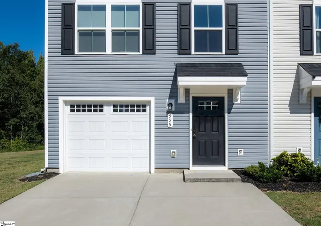 Photo 3 of Townhouse for sale at 228 Maple Frg Trl, Greenville, SC 29617 | MLS# 1603643 | Listing updated on 2026-09-11