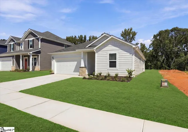 Photo 2 of Single family home for sale at 1025 Southwell Dr, Anderson, SC 29624 | MLS# 1598664 | Listing updated on 2026-09-11