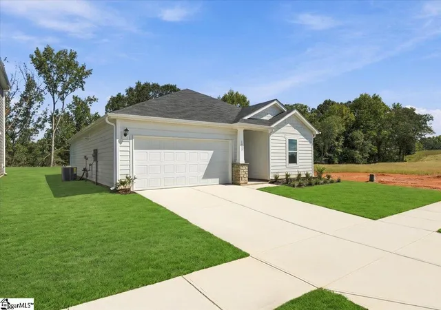 Photo 3 of Single family home for sale at 1025 Southwell Dr, Anderson, SC 29624 | MLS# 1598664 | Listing updated on 2026-09-11