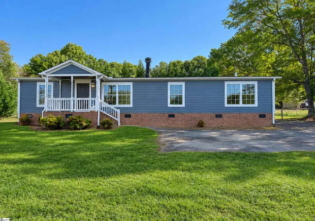 Photo 1 of Manufactured home for sale at 2015 Ballenger Rd, Wellford, SC 29385 | MLS# 1606436 | Listing updated on 2026-10-12