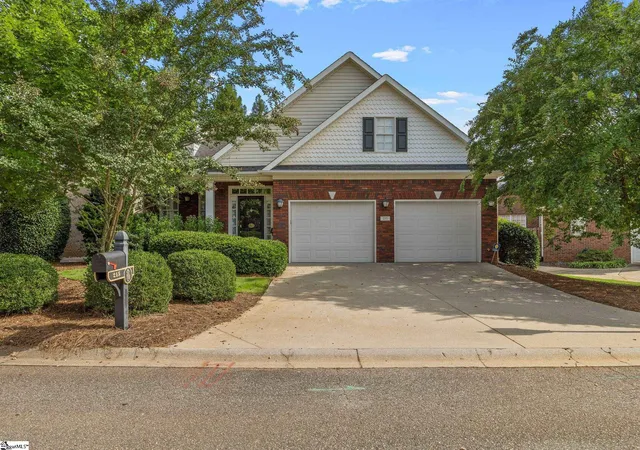 Single family home for sale at 215 Arbours Cmns Ct, Spartanburg, SC 29307 | MLS# 1604514