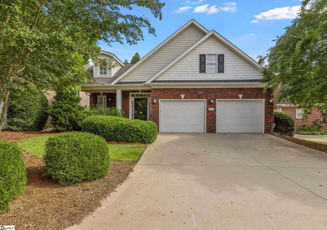 Photo 3 of Single family home for sale at 215 Arbours Cmns Ct, Spartanburg, SC 29307 | MLS# 1604514 | Listing updated on 2026-09-23