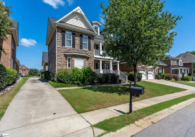 Photo 1 of Single family home for sale at 8 Firnstone Ct, Greenville, SC 29607 | MLS# 1602684 | Listing updated on 2026-09-02