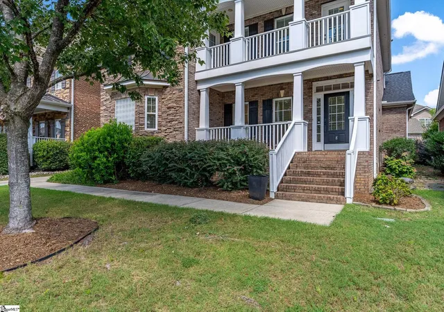Photo 2 of Single family home for sale at 8 Firnstone Ct, Greenville, SC 29607 | MLS# 1602684 | Listing updated on 2026-09-02