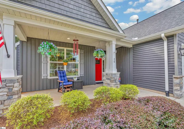 Photo 2 of Single family home for sale at 26 Golden Apple Trl, Mauldin, SC 29662 | MLS# 1605261 | Listing updated on 2026-10-19