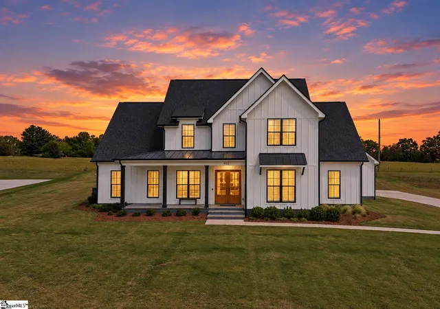 Photo 1 of Single family home for sale at 402 Old Batson Rd, Taylors, SC 29687 | MLS# 1590378 | Listing updated on 2026-10-17