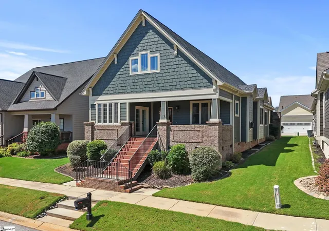 Photo 1 of Single family home for sale at 6 Worthington Ct, Simpsonville, SC 29681 | MLS# 1604214 | Listing updated on 2026-09-25