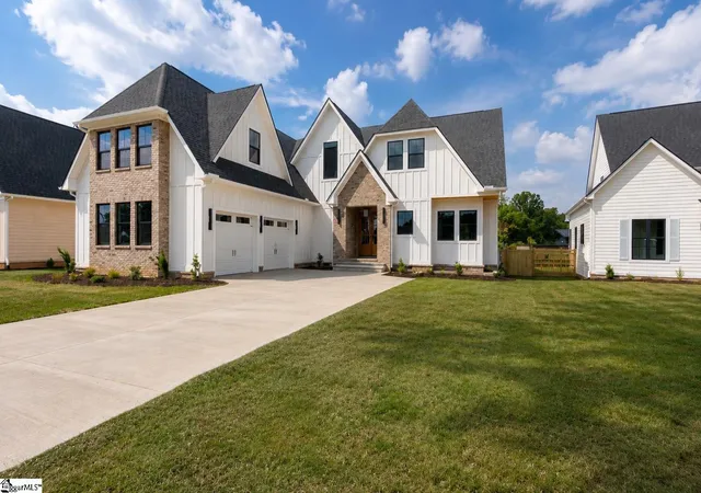 Photo 1 of Single family home for sale at 121 Cannon Ave, Fountain Inn, SC 29644 | MLS# 1602828 | Listing updated on 2026-09-13