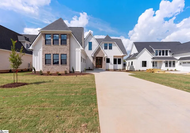 Photo 3 of Single family home for sale at 121 Cannon Ave, Fountain Inn, SC 29644 | MLS# 1602828 | Listing updated on 2026-09-13