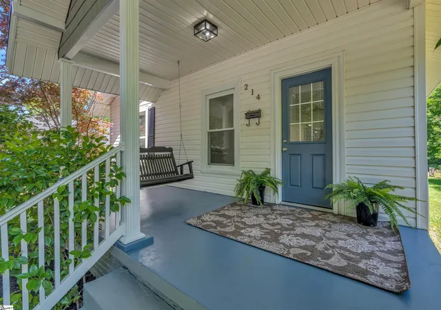 Photo 2 of Single family home for sale at 214 Beattie St, Simpsonville, SC 29681 | MLS# 1602568 | Listing updated on 2026-10-07