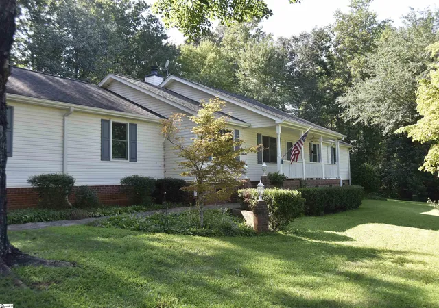 Photo 41 of Single family home for sale at 200 Sheffield Rd, Greer, SC 29651 | MLS# 1602784 | Listing updated on 2026-09-09