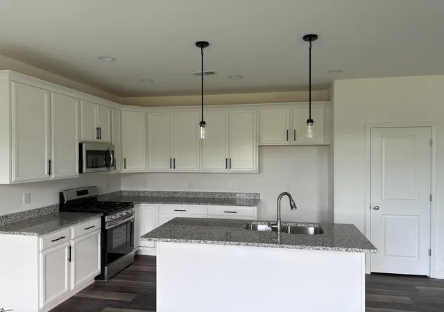 Photo 2 of Single family home for sale at 160 Deer Wy, Greenville, SC 29617 | MLS# 1585880 | Listing updated on 2026-09-01