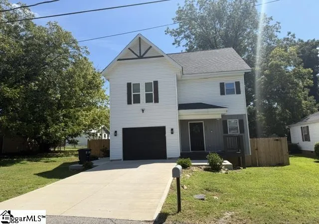 Photo 1 of Single family home for sale at 322 E Bearden St, Greer, SC 29651 | MLS# 1603293 | Listing updated on 2026-09-09