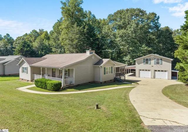 Photo 2 of Single family home for sale at 119 Mockingbird Ln, Easley, SC 29640 | MLS# 1605662 | Listing updated on 2026-10-26