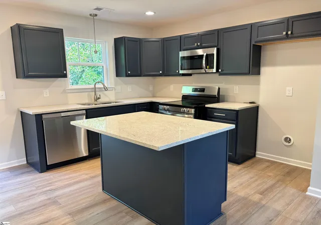 Photo 3 of Single family home for sale at 221 Juniper Leaf Wy, Greer, SC 29651 | MLS# 1591900 | Listing updated on 2026-09-18