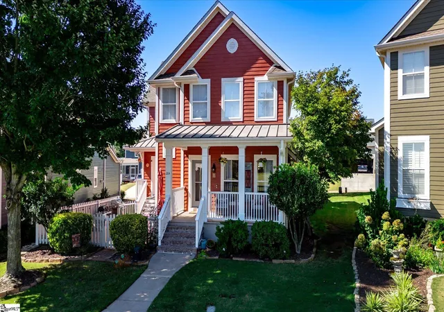 Photo 1 of Single family home for sale at 204 Ridenour Ave, Greenville, SC 29617 | MLS# 1606262 | Listing updated on 2026-10-24