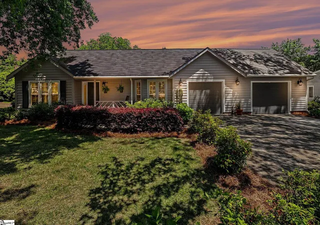 Photo 1 of Single family home for sale at 103 Walker Way Rd, Simpsonville, SC 29681 | MLS# 1602792 | Listing updated on 2026-09-04