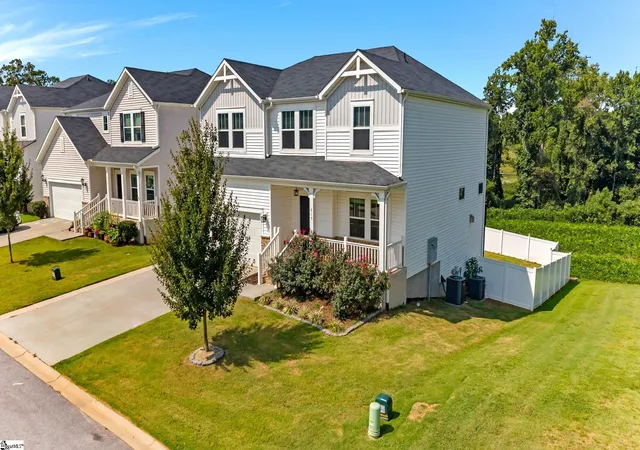 Photo 2 of Single family home for sale at 315 Pewter Cir, Simpsonville, SC 29680 | MLS# 1603257 | Listing updated on 2026-09-08