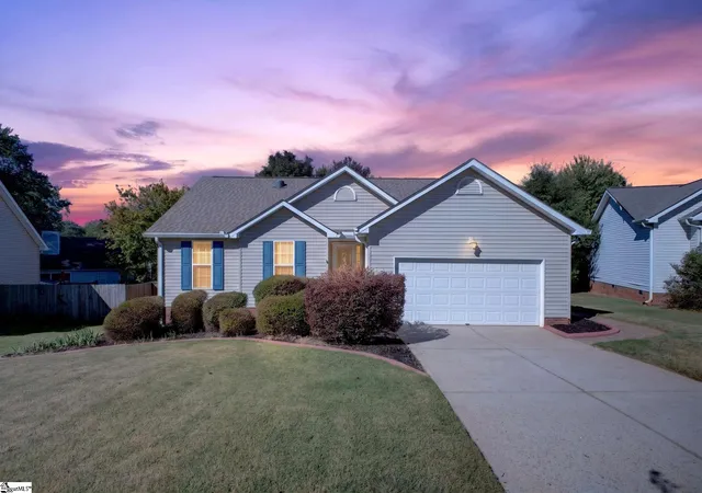Photo 1 of Single family home for sale at 5 Leighton Ct, Simpsonville, SC 29680 | MLS# 1605404 | Listing updated on 2026-10-27