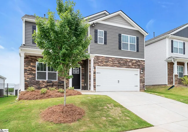 Photo 3 of Single family home for sale at 340 Ridge Climb Trl, Greer, SC 29651 | MLS# 1596935 | Listing updated on 2026-09-01