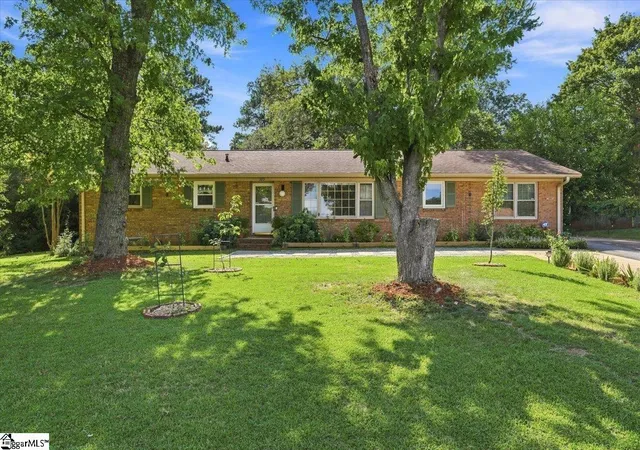 Photo 3 of Single family home for sale at 223 Ferndale Dr, Boiling Springs, SC 29316 | MLS# 1602943 | Listing updated on 2026-09-14