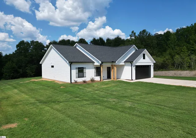 Photo 2 of Single family home for sale at 486 Hellams Rd, Gray Court, SC 29645 | MLS# 1596527 | Listing updated on 2026-09-02