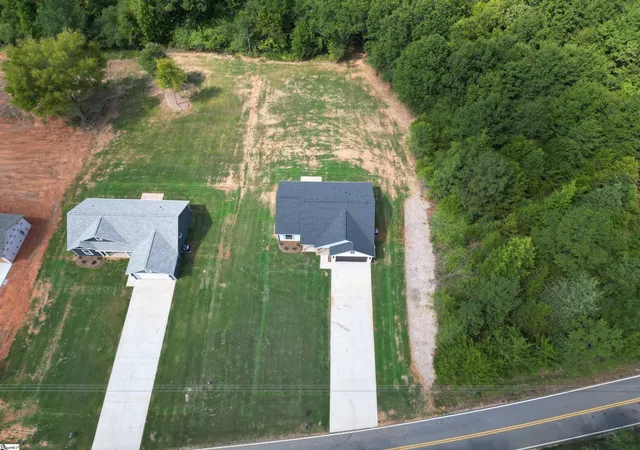 Photo 3 of Single family home for sale at 486 Hellams Rd, Gray Court, SC 29645 | MLS# 1596527 | Listing updated on 2026-09-02