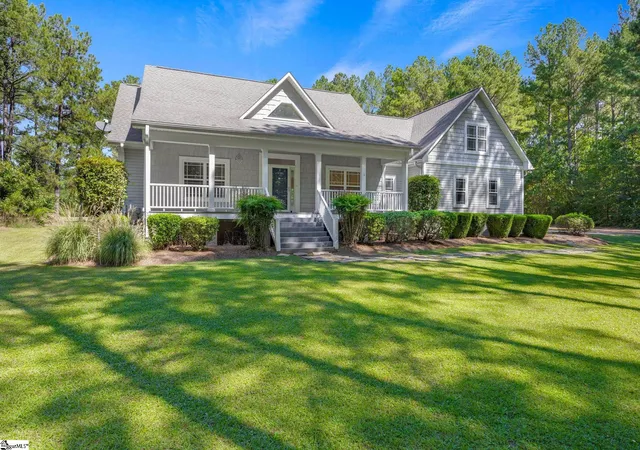 Photo 1 of Single family home for sale at 120 Ranch Ct, Greenwood, SC 29646 | MLS# 1605575 | Listing updated on 2026-10-16