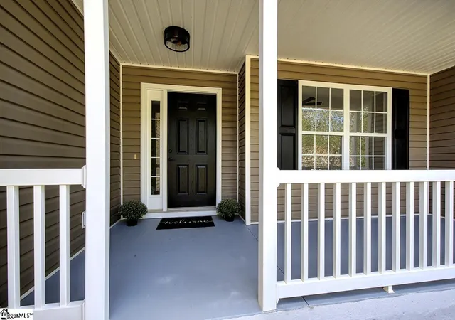 Photo 2 of Single family home for sale at 4 Judges Ln, Greer, SC 29651 | MLS# 1603599 | Listing updated on 2026-09-11