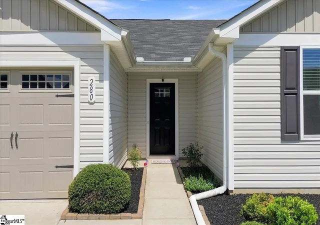 Photo 3 of Single family home for sale at 280 Ralston Rd, Greer, SC 29651 | MLS# 1603559 | Listing updated on 2026-09-11