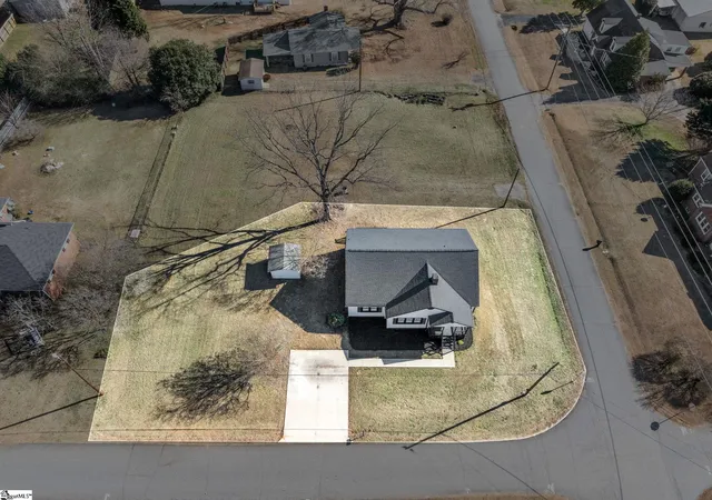 Photo 2 of Single family home for sale at 129 Spring St, Reidville, SC 29375 | MLS# 1603665 | Listing updated on 2026-09-12