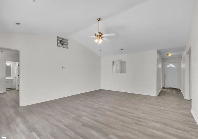 Photo 3 of Single family home for sale at 116 Pine Needle Rd, Piedmont, SC 29673 | MLS# 1603047 | Listing updated on 2026-09-10