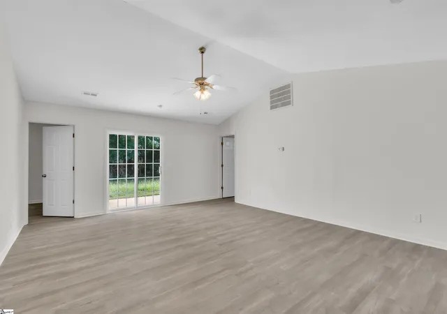 Photo 4 of Single family home for sale at 116 Pine Needle Rd, Piedmont, SC 29673 | MLS# 1603047 | Listing updated on 2026-09-10