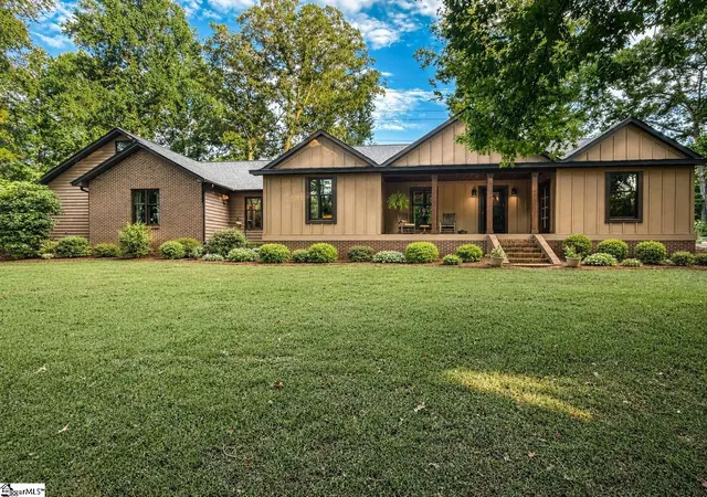 Single family home for sale at 115 Cherokee Trl, Easley, SC 29640 | MLS# 1603732