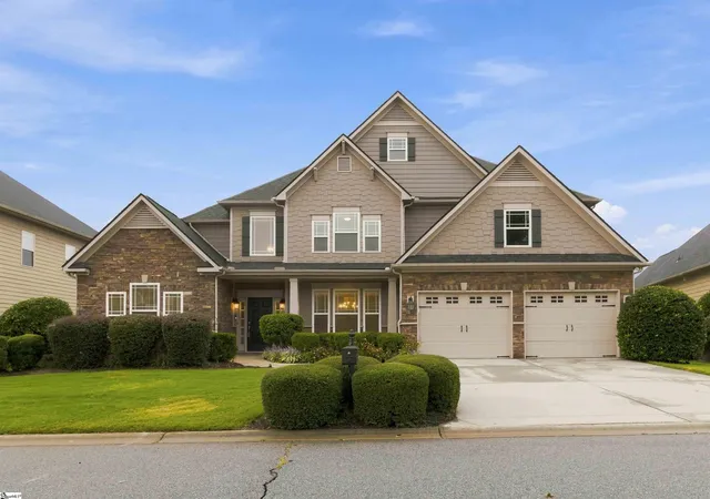 Photo 1 of Single family home for sale at 11 Roanoke Hills Ct, Simpsonville, SC 29681 | MLS# 1603261 | Listing updated on 2026-09-09