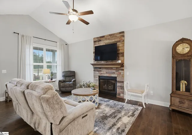 Photo 2 of Single family home for sale at 404 Ansel Woods Ln, Greer, SC 29651 | MLS# 1605334 | Listing updated on 2026-10-08