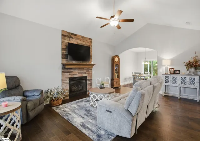 Photo 3 of Single family home for sale at 404 Ansel Woods Ln, Greer, SC 29651 | MLS# 1605334 | Listing updated on 2026-10-08