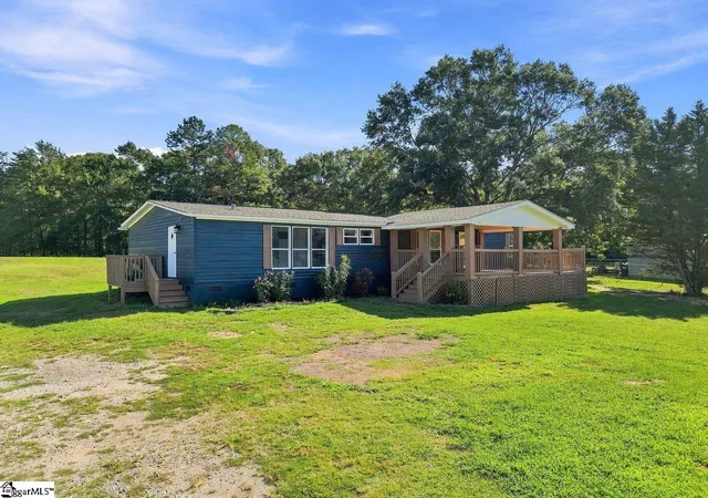 Photo 2 of Manufactured home for sale at 129 Effie Dr, Piedmont, SC 29673 | MLS# 1603551 | Listing updated on 2026-09-14